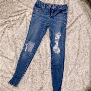Blue ripped skinny jeans